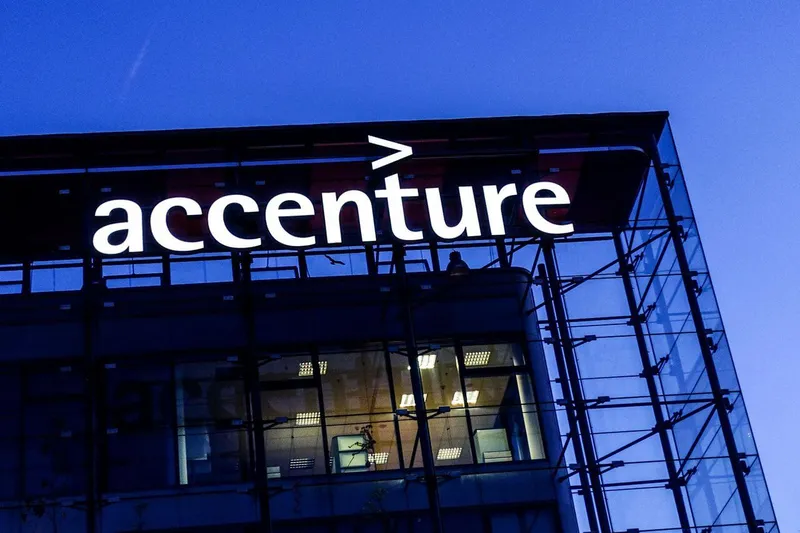 Accenture səhmləri 2025-də 22% ucuzlaşıb