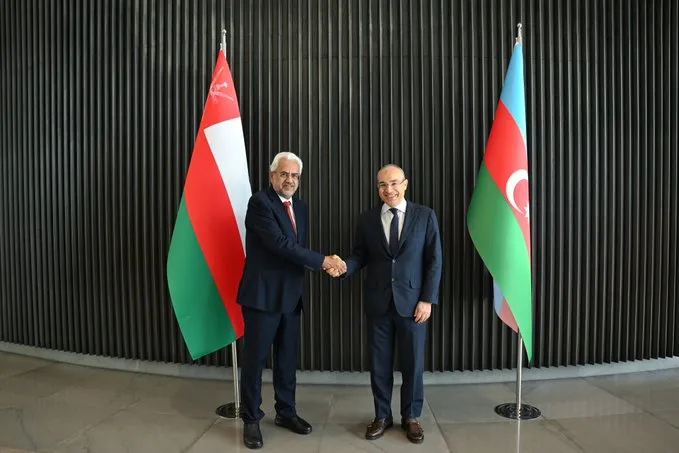 Mikayıl Cabbarov Oman Sultanlığının iqtisadiyyat naziri ilə görüşüb