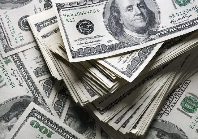 ABŞ dolları zəif ticarət fonunda cüzi dəyişib