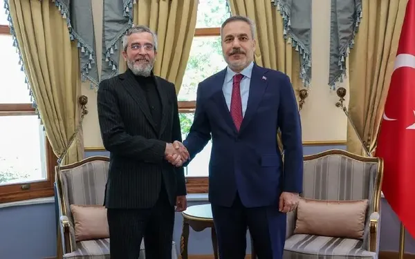 Hakan Fidan İstanbulda Əli Baqeri ilə görüşüb