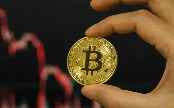 Bitcoin $76,000-a qədər ucuzlaşıb