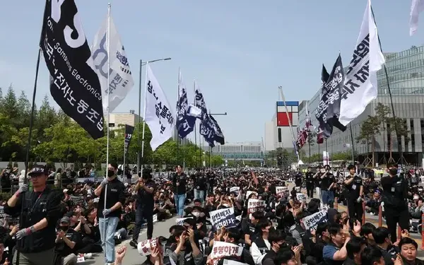 Samsung-da 47 mindən çox işçi tətilə çıxır