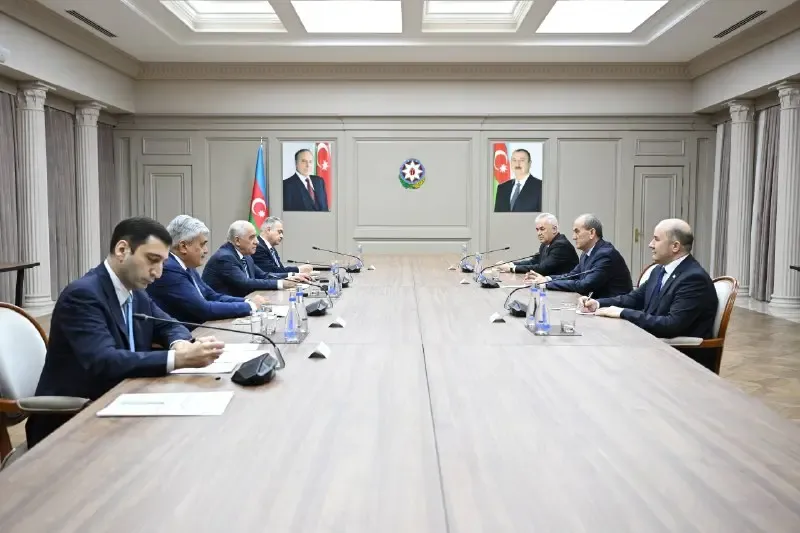 Əli Əsədov Tacikistan rəsmisi ilə görüşüb