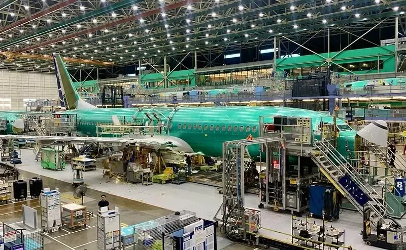 Boeing 737 Max istehsalını artırır