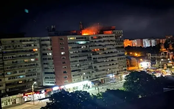 Rus dronu Rumıniyada binaya düşüb