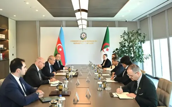 Azərbaycan və Əlcəzair əməkdaşlığı müzakirə edib