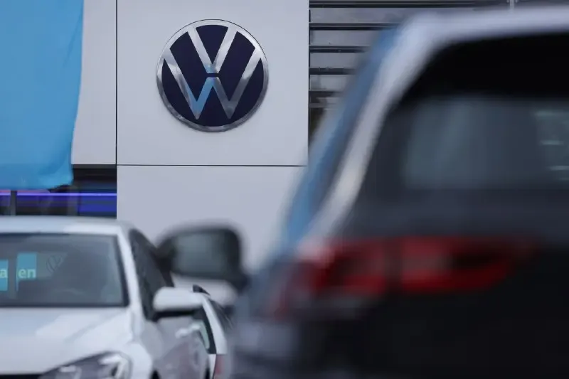Volkswagen Almaniyada 4 zavodu bağlaya, 100,000 iş yerini ixtisar edə bilər