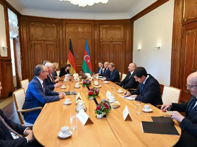 İlham Əliyev Berlində Almaniya Prezidenti ilə əməkdaşlığı müzakirə etdi