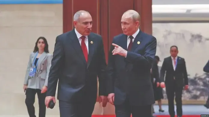 Paşinyan və Putin Rusiya-Ermənistan gündəmini müzakirə edib