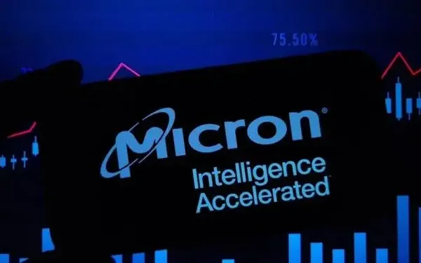 Micron Technology (MU) fiskal II rüb 2026 hesabatına bu gün daxil olur — səhm 62% artımla hissə başına təxminən $469, $528 milyard bazar dəyəri ilə liderdir