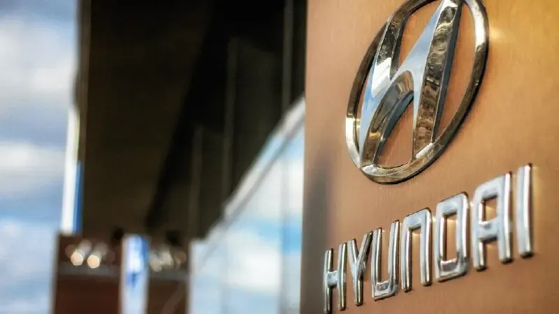 Hyundai işçiləri 10 ildə ilk tam tətilə başladı