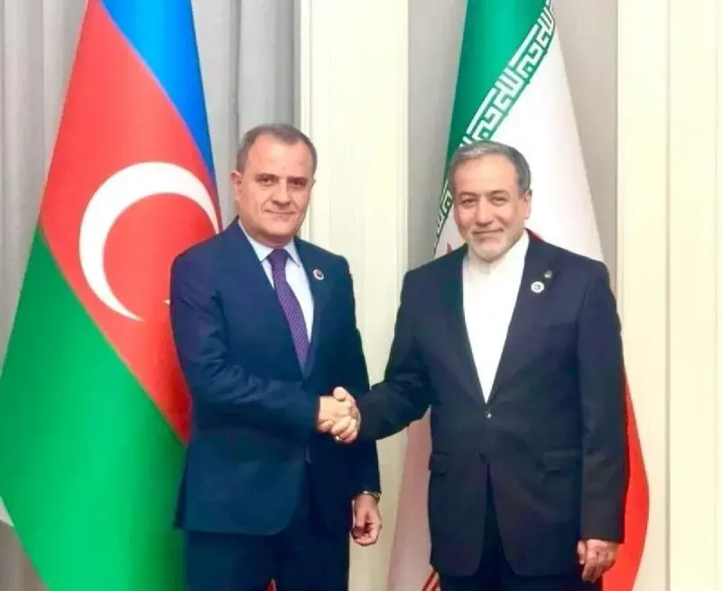 Ceyhun Bayramov Bişkekdə iranlı həmkarı ilə görüşüb