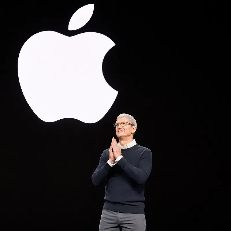 Tim Kukun Apple-da son günü
