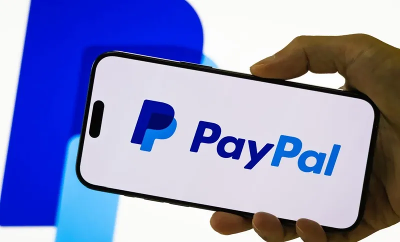 PayPal səhmləri zəif performans səbəbindən təzyiq altında qalır
