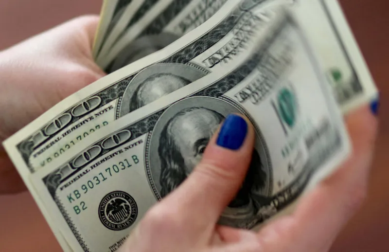 ING: "Dollar üçün risklər qalır"